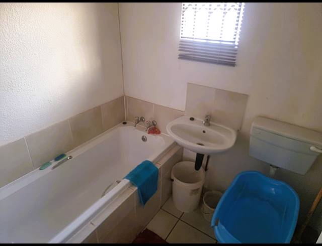 2 BEDROOM HOUSE FOR SALE IN STRETFORD